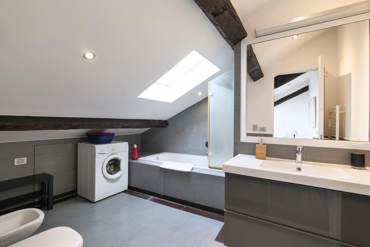 Appartamento Elegant P.Venezia Attic Milano Esterno foto