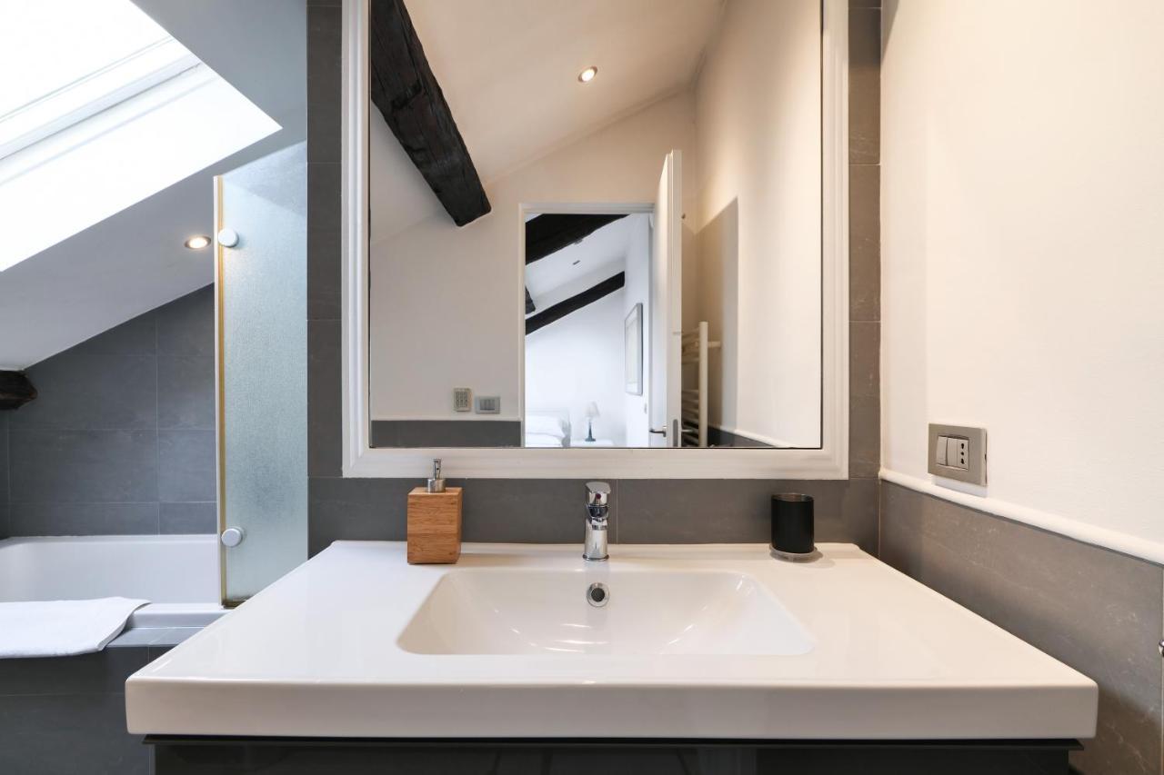 Appartamento Elegant P.Venezia Attic Milano Esterno foto